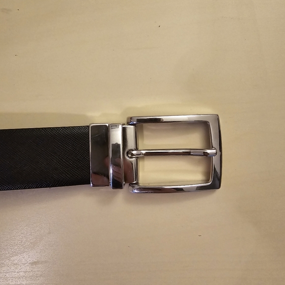 Barneys New York reversible leather belt size 42 black made in Italy width 1.5" - Picture 2 of 9